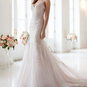 STELLA YORK wedding dress